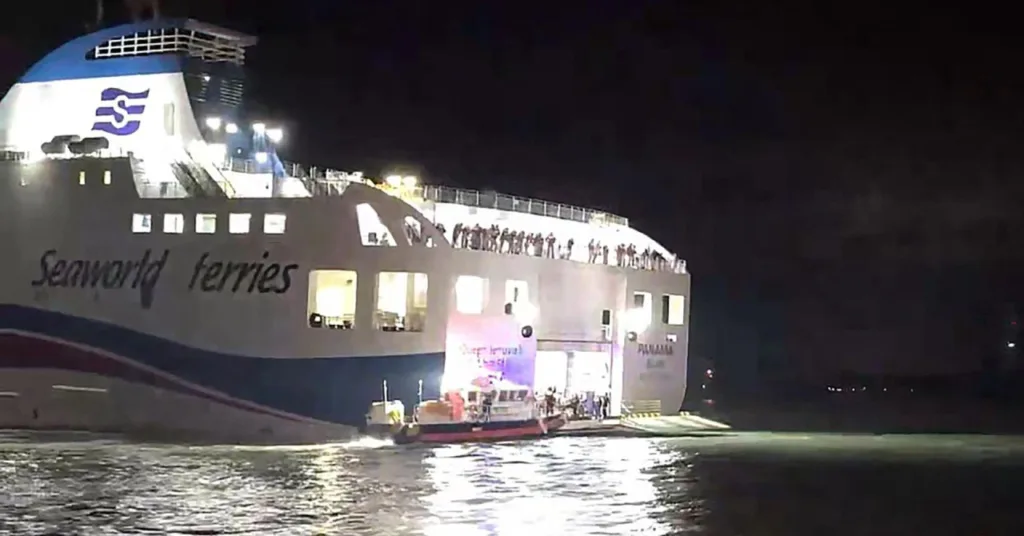 Nasukao se trajekt s 267 putnika i članova posade, u toku je akcija spašavanja