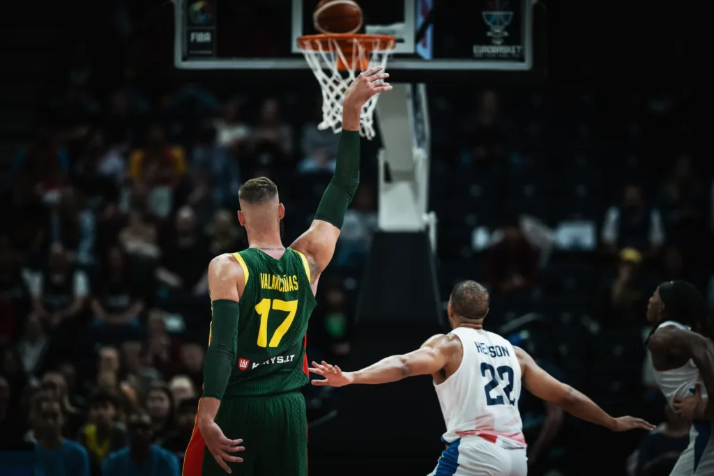 Valančijunas: Biće zabavno, ali i teško protiv Vučevića