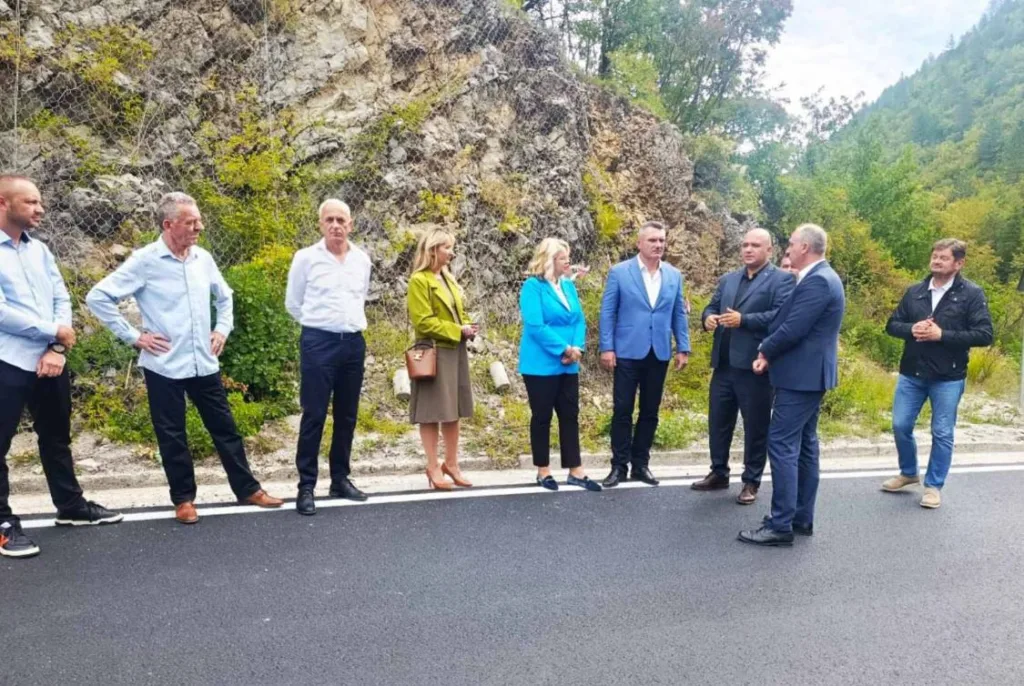 Obnovljen asfalt na putu Slijepač most – Pavino Polje – Trlica