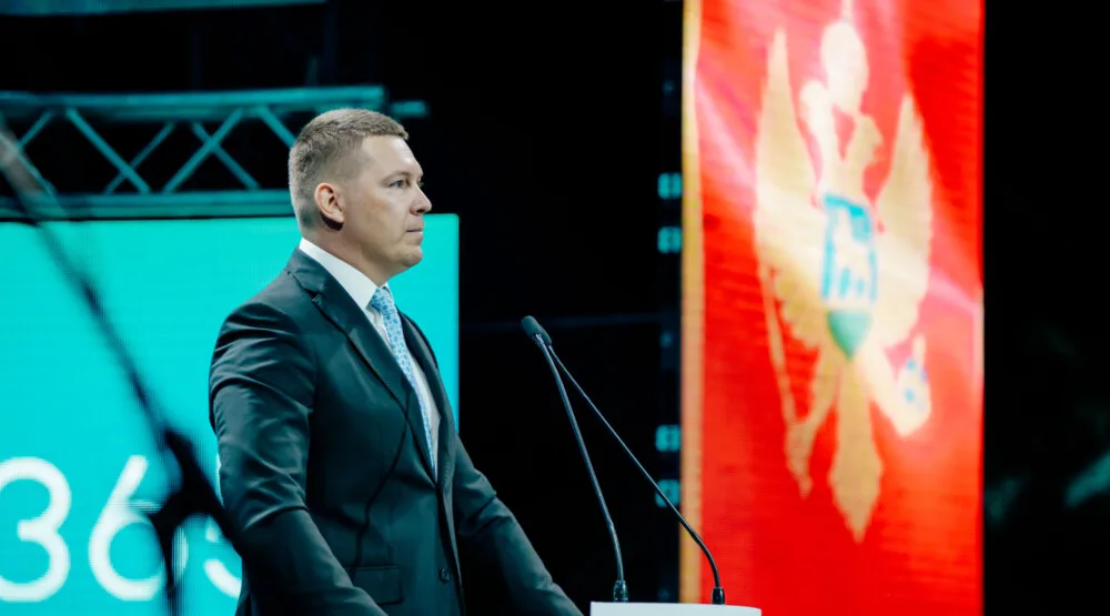 Adžić: Neprihvatljivo da vatrogasci-spasilaca budu zaboravljeni sa prvom kišom