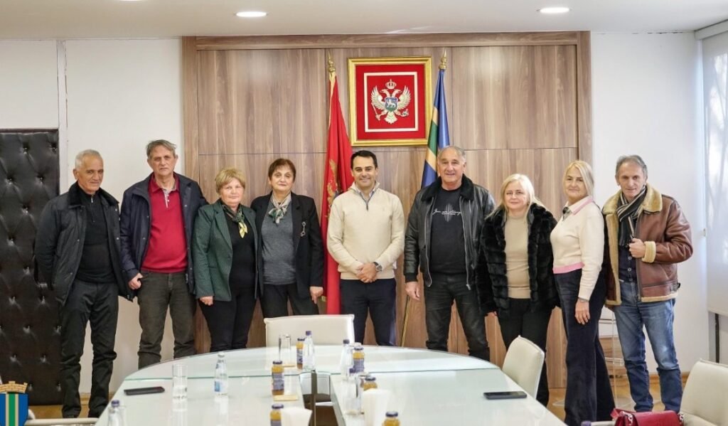 Raičević upriličio prijem za kolege koji završavaju službu u Opštini Bar