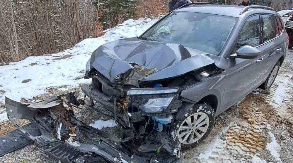 Sletjelo vozilo na putu preko Jelovice, makedonski državljanin lakše povrijeđen