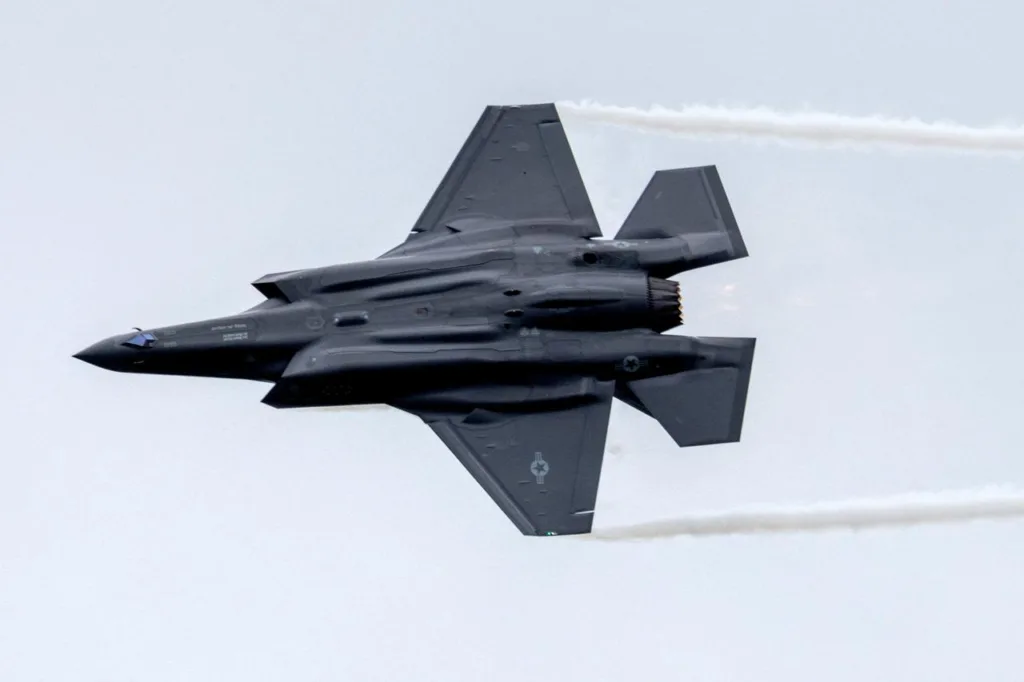 Borbeni avion F-35 srušio se u Kaliforniji, pilot se uspješno katapultirao
