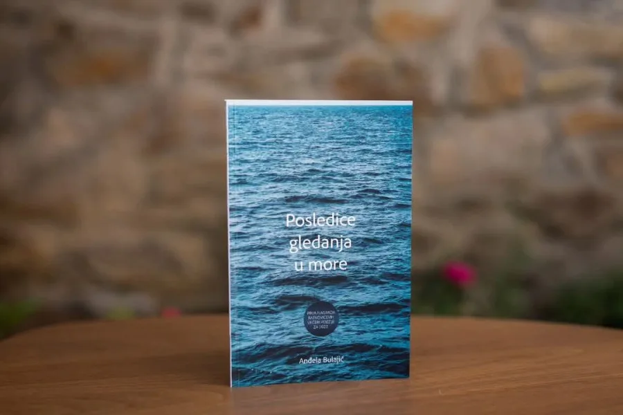 Predstavljanje knjige “Posledice gledanja u more” sjutra veče na Trgu pjesnika