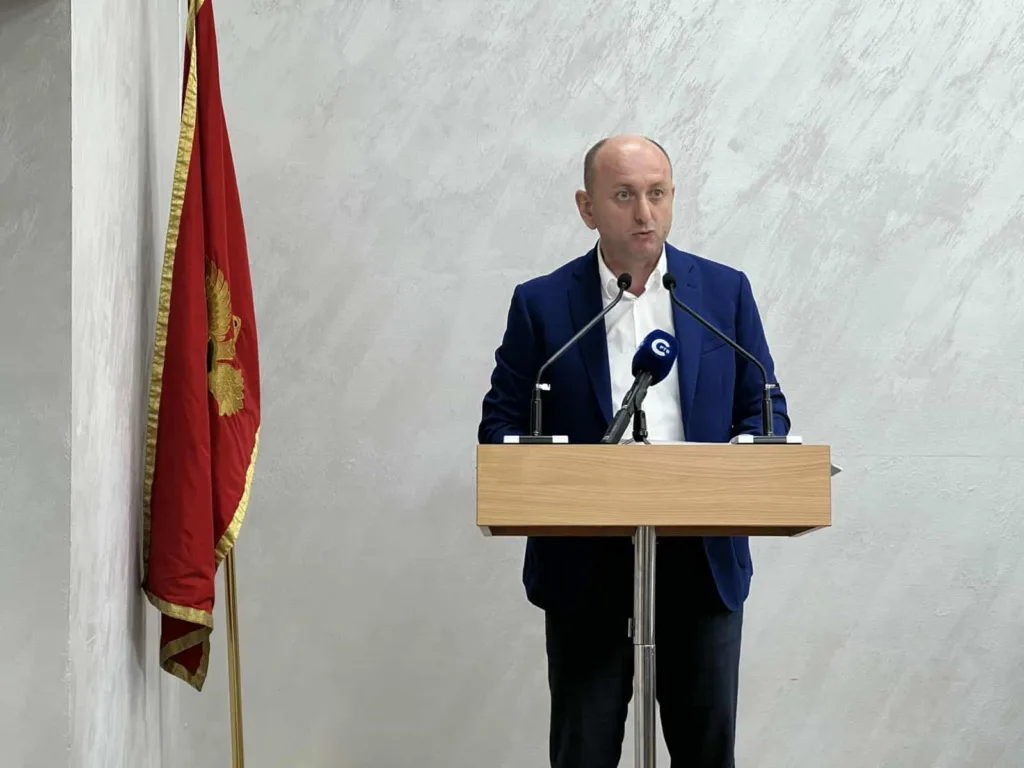 Asanović: Podnijeli smo krivičnu protiv direktora Agencije za zaštitu životne sredine Gazdića, Knežević: Bazen crvenog mulja je Černobilj