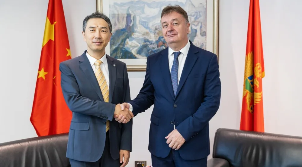 Aleksić i ambasador Kine: Prijateljski odnosi zasnovani na kulturnoj razmjeni