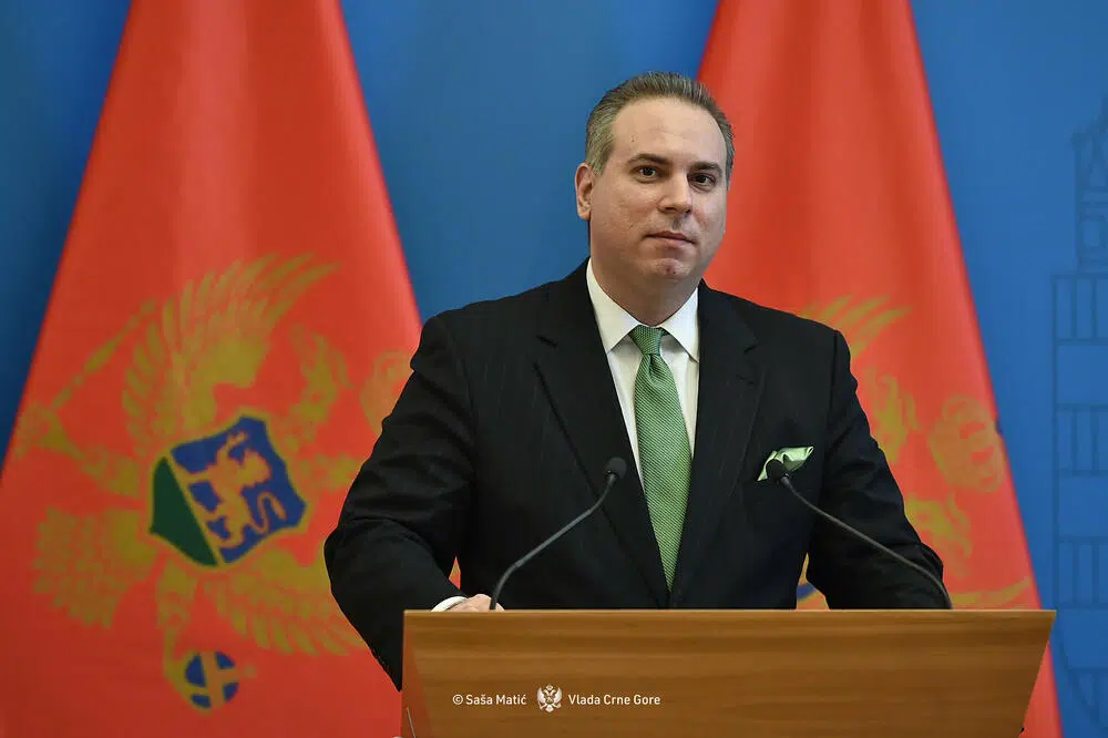 Ivanović: Mađarska šalje helikopter u pomoć Crnoj Gori