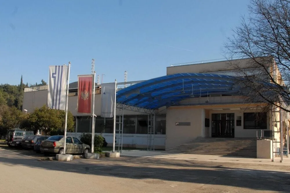 Premijera ,,Koktel nakon premijere”: Crna komedija o teatru koji jede sam sebe