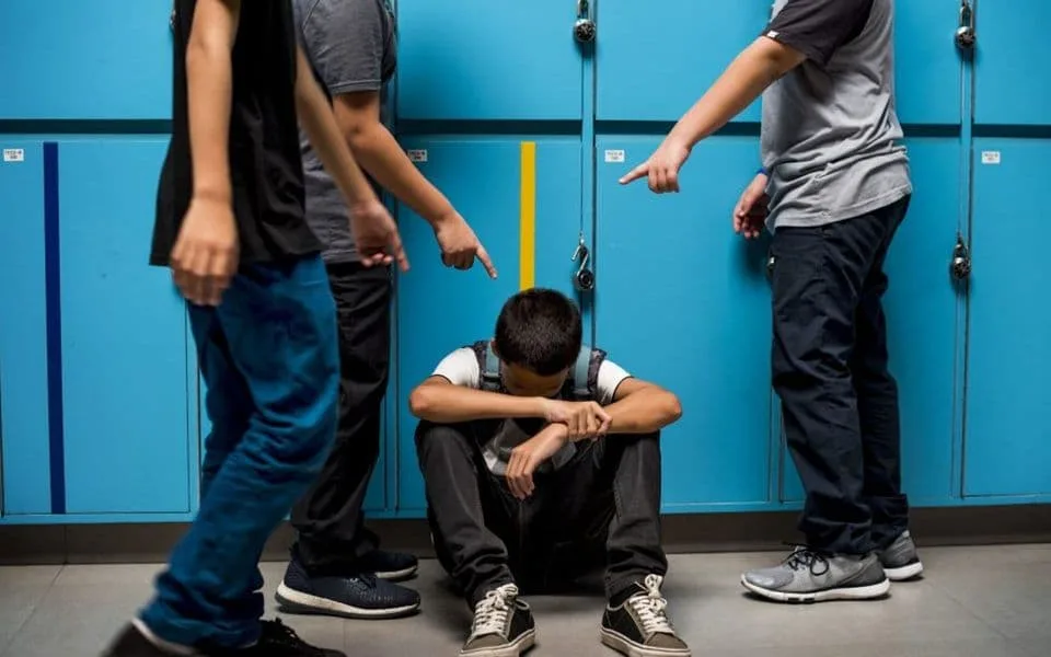 Krivična prijava protiv četiri maloljetnika, osumnjičeni da su tukli vršnjake, koristili i metalne palice