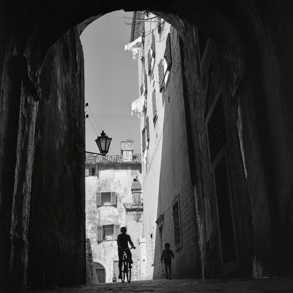 “Trag u vremenu – fotografsko nasljeđe Milana Pešića” u CGU Dado Đurić na Cetinju