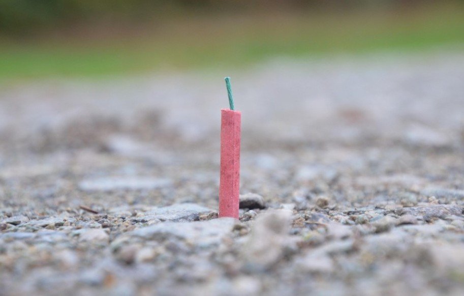 Pirotehnika i dalje prijeti: Policijske akcije postoje, volonteri tvrde da su bez efekta