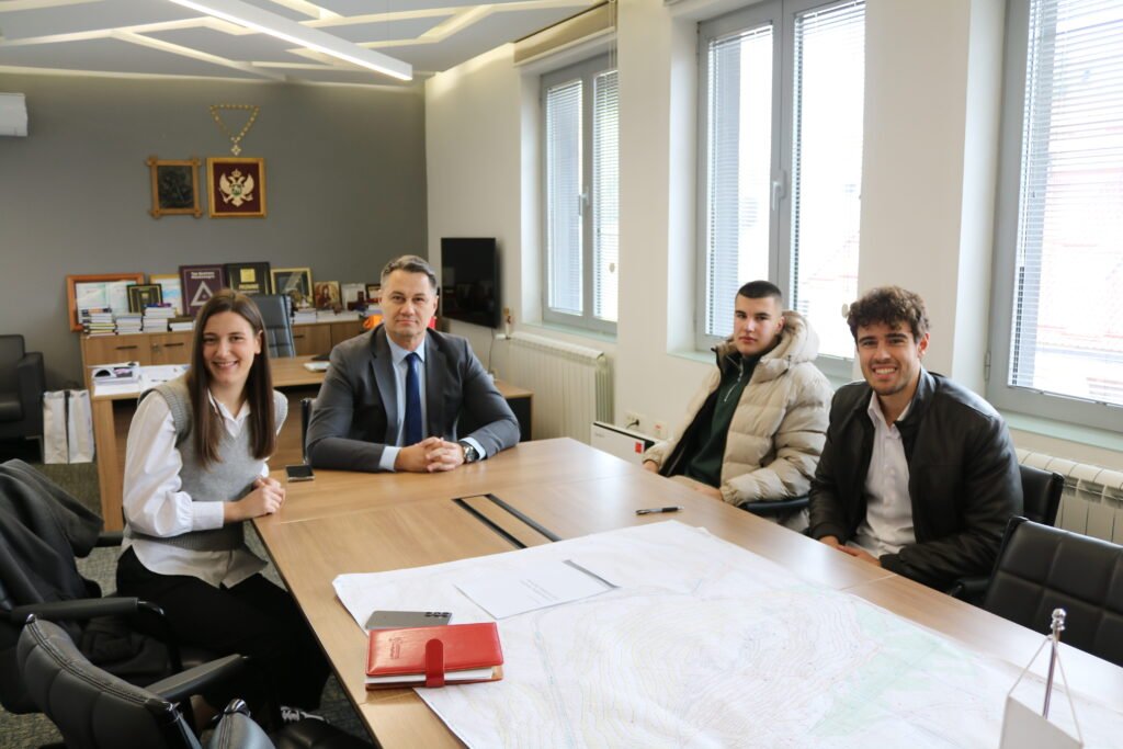 RUP podržao stipendiranje studenata na UCG