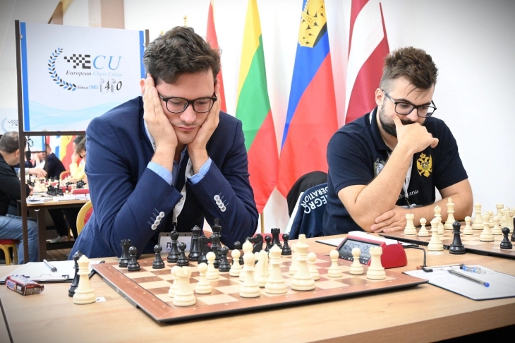 Trijumf šahistkinja, šahisti remizirali na EP