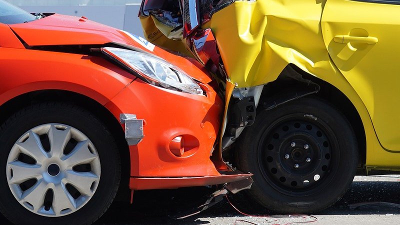 Za dan 11 saobraćajnih nezgoda, dvije osobe lakše povrijeđene