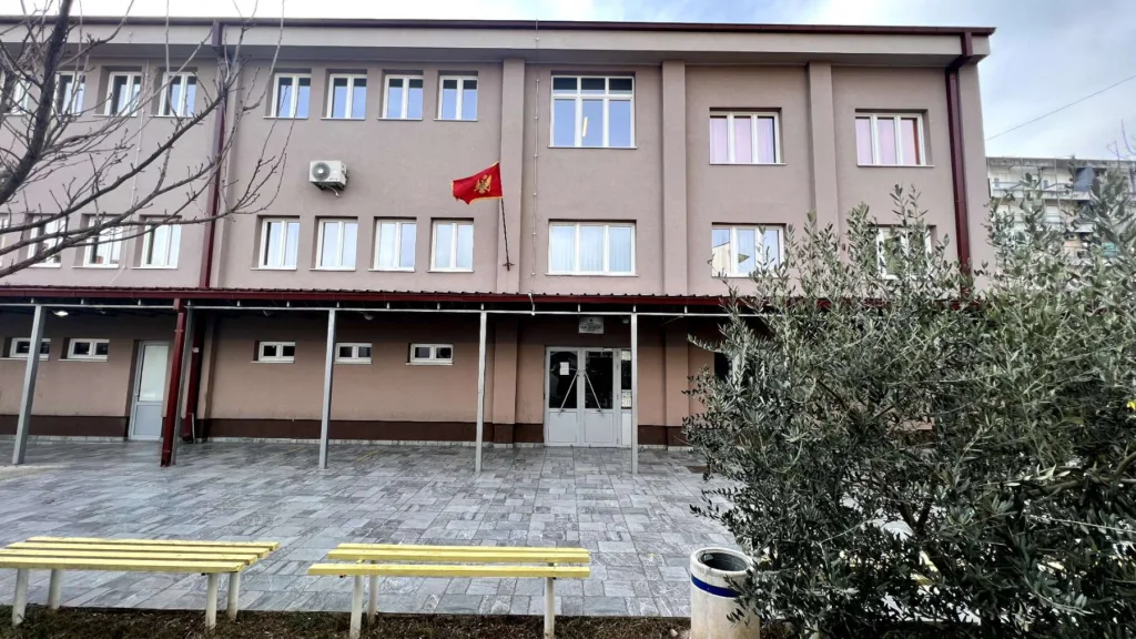 Ko čuva škole: Država izdvaja 922.500 eura za fizičko obezbjeđenje