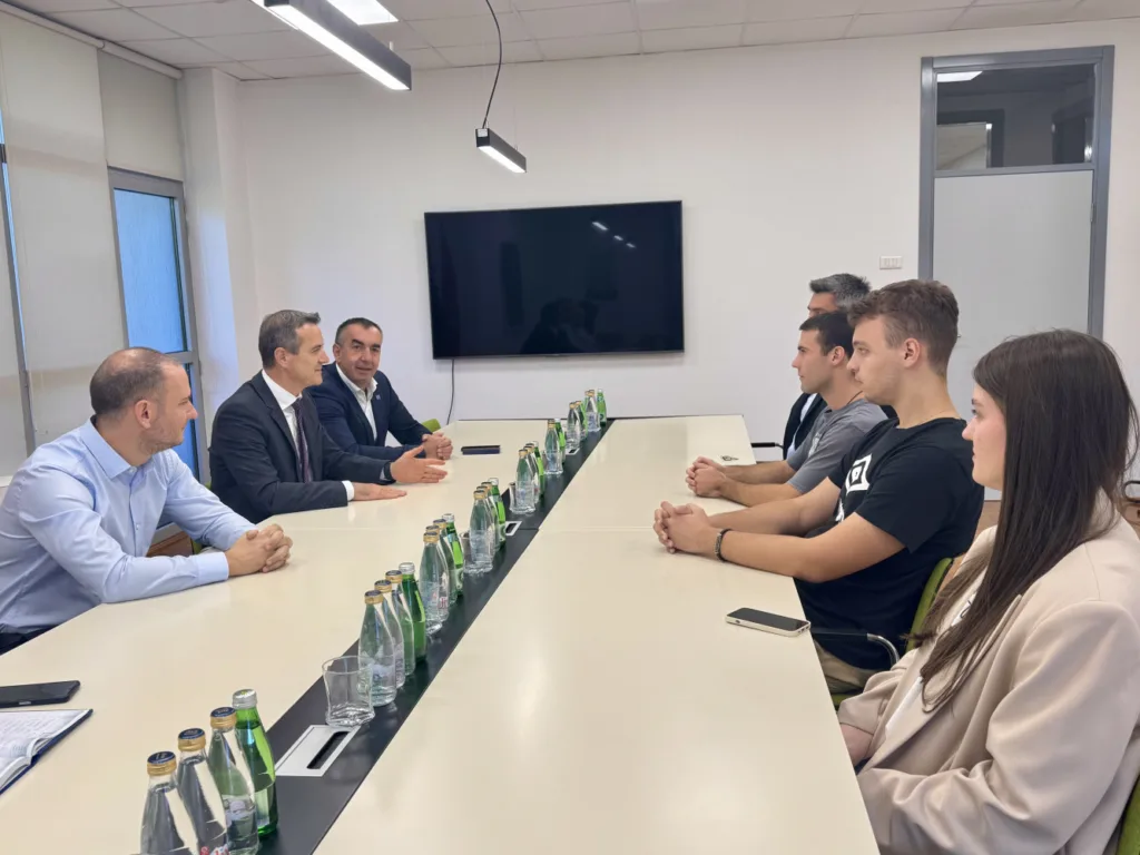 Rektor Božović čestitao timu studenata – treće mjesto na evropskom takmičenju iz robotike World Robot Olympiad