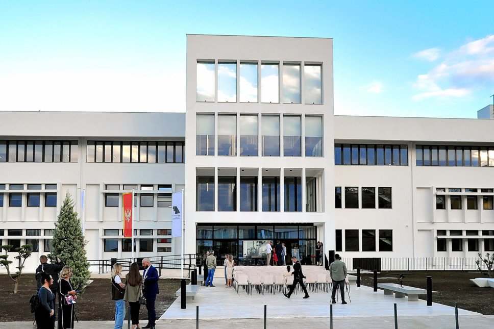 Studentski parlament ispravio sistemsku nepravdu: Nekoliko hiljada kolega sa Master studija zasluženo dobija diplomu