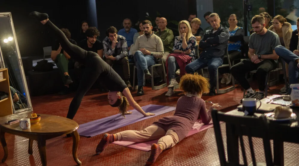 Snažna drama o porodici i slobodi: Studenti FDU izveli predstavu “Nezavisnost” u okviru FUNK-a