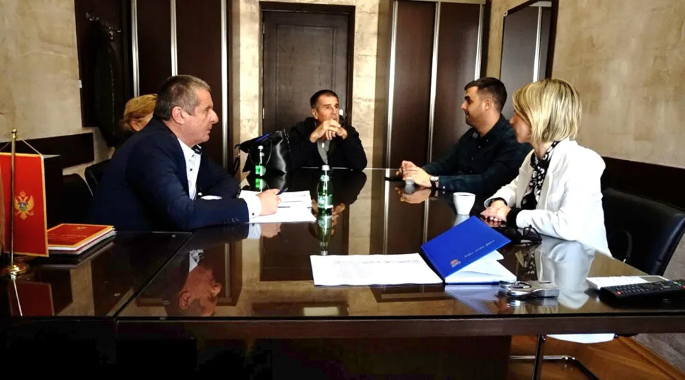 Kaluđerović i Božović: SNP će dati svoj puni doprinos u traženju pravednog i sistemskog rješenja za radnike „Vektra Boka“