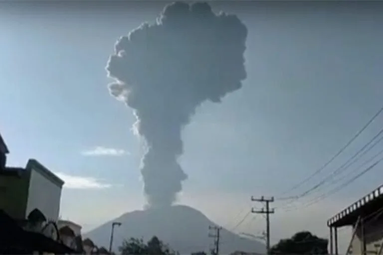 Vulkan Etna ponovo eruptirao