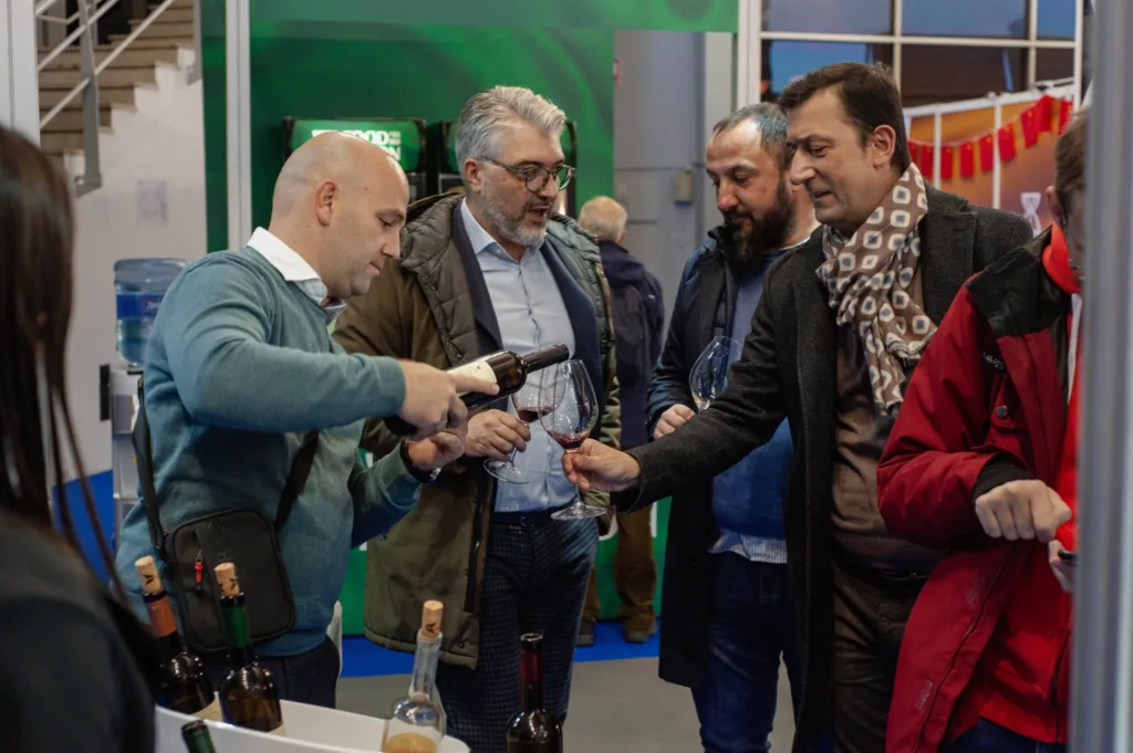 Crnogorski vinari pod pokroviteljstvom Privredne komore uspješni na drugom danu sajma u Beogradu