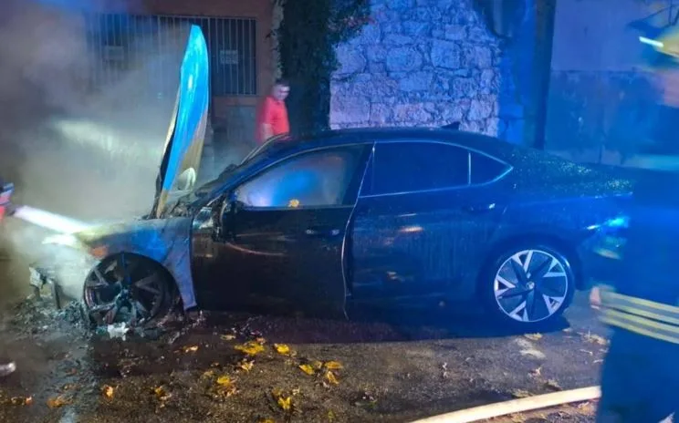 Zapaljeno vozilo gradonačelnika Mostara