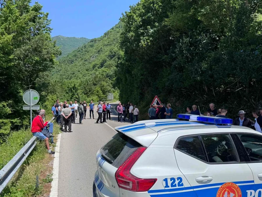 Blokada magistrale u Plužinama: Mještani traže otvaranje GP Ravno