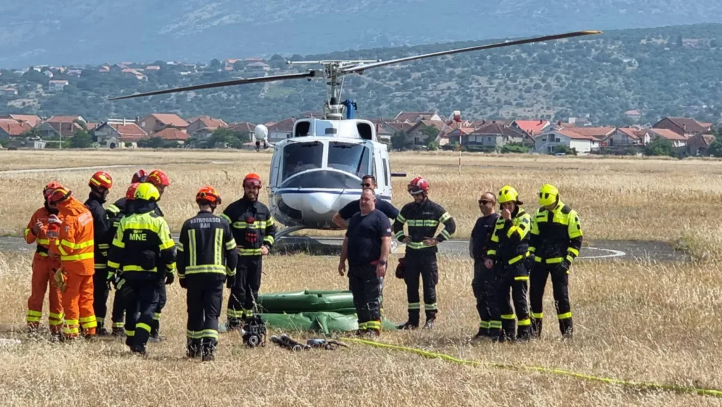 U Podgorici uspješno realizovana zajednička obuka i pokazna vježba „Gašenje požara na otvorenom prostoru uz upotrebu vazduhoplova“
