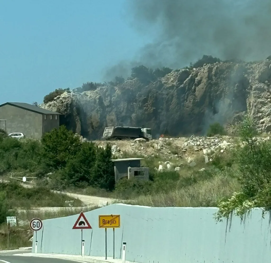 Budva na rubu ekološke katastrofe: Deponija na Brajićima ugrožava zdravlje građana!