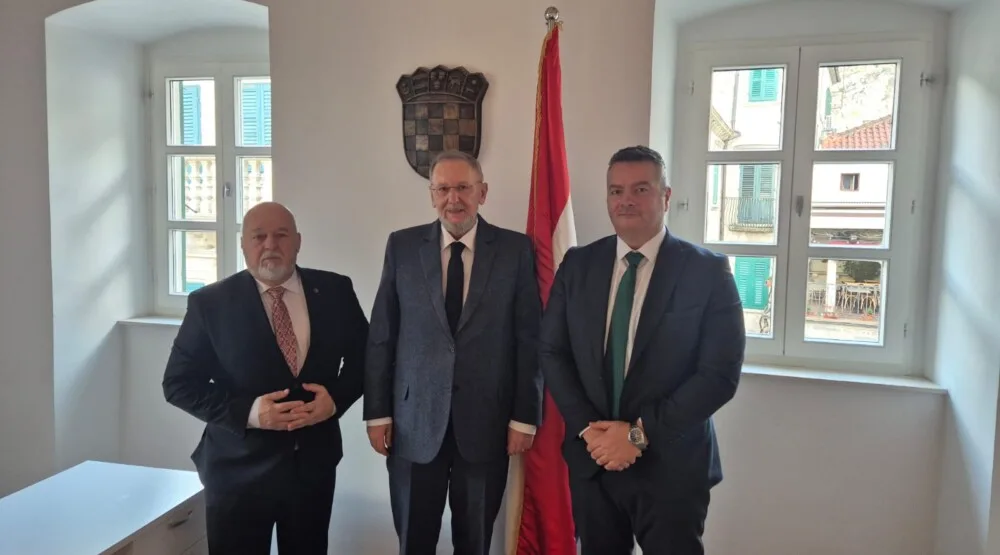 Božinović: Vlada Hrvatske ostaje snažan partner Hrvatima u Crnoj Gori