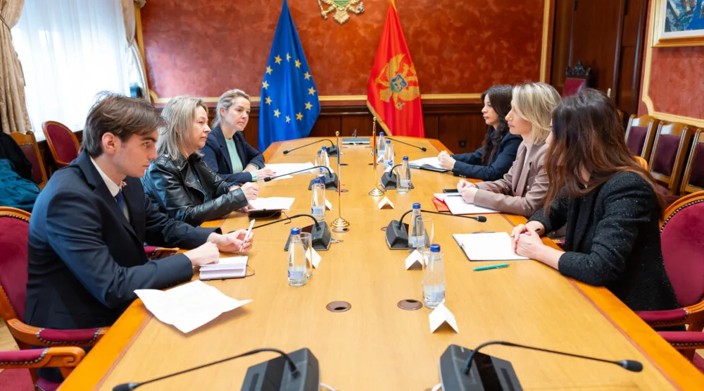 Kaluđerović – Maske: Važno uspostaviti sistemski normativni okvir kojim bi se djeci obezbijedilo sigurnije digitalno okruženje