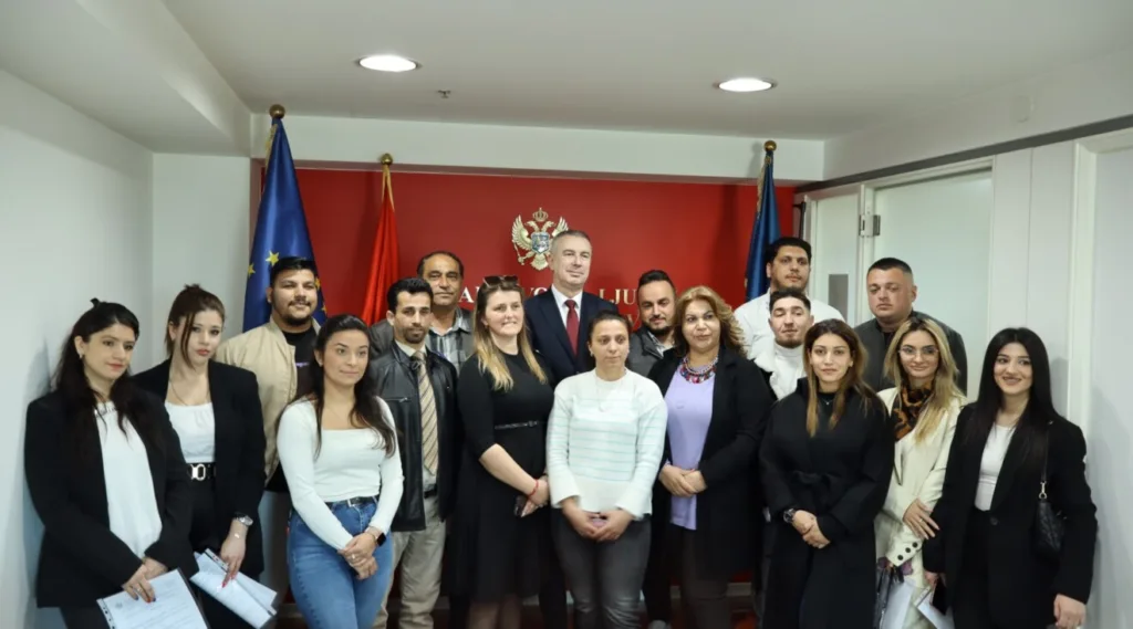 Đeka uručio ugovore 21 saradniku u socijalnoj inkluziji