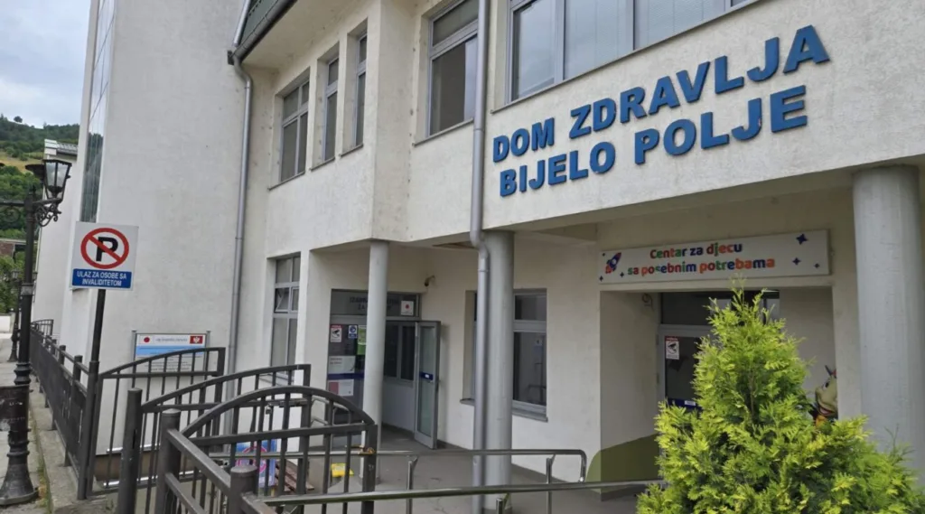 Hitna pomoć u Bijelom Polju privremeno izmještena u prostorije Doma zdravlja