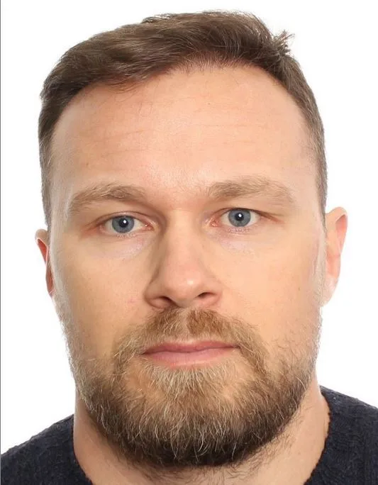 Pet fotografija, jedan bjegunac: Zvicer na potjrnicama Europola i Interpola