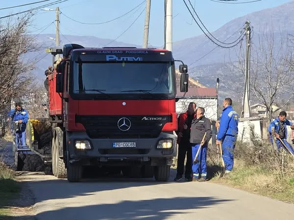 Putari na više lokacija u gradu: Intenzivni radovi na unapređenju putne infrastrukture