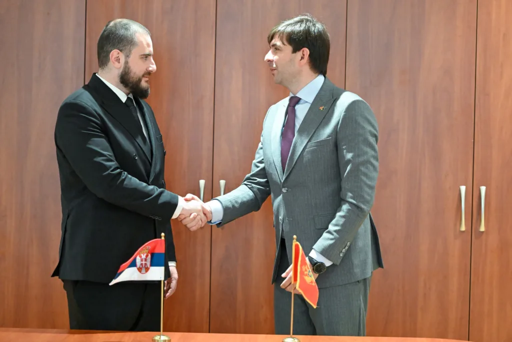 “Podrška projektima i inicijativama koje doprinose očuvanju identitetskih pitanja dijaspore Crne Gore u Srbiji”