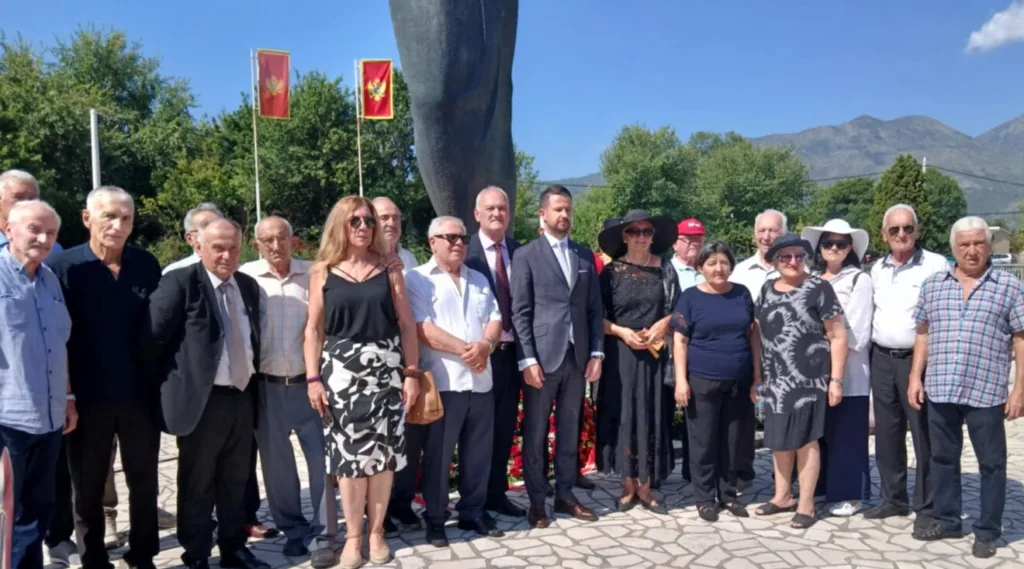 Delegacije SOBNOR-a i NOR-a položile vijence na Spomenik palim rodoljubima na Lazinama