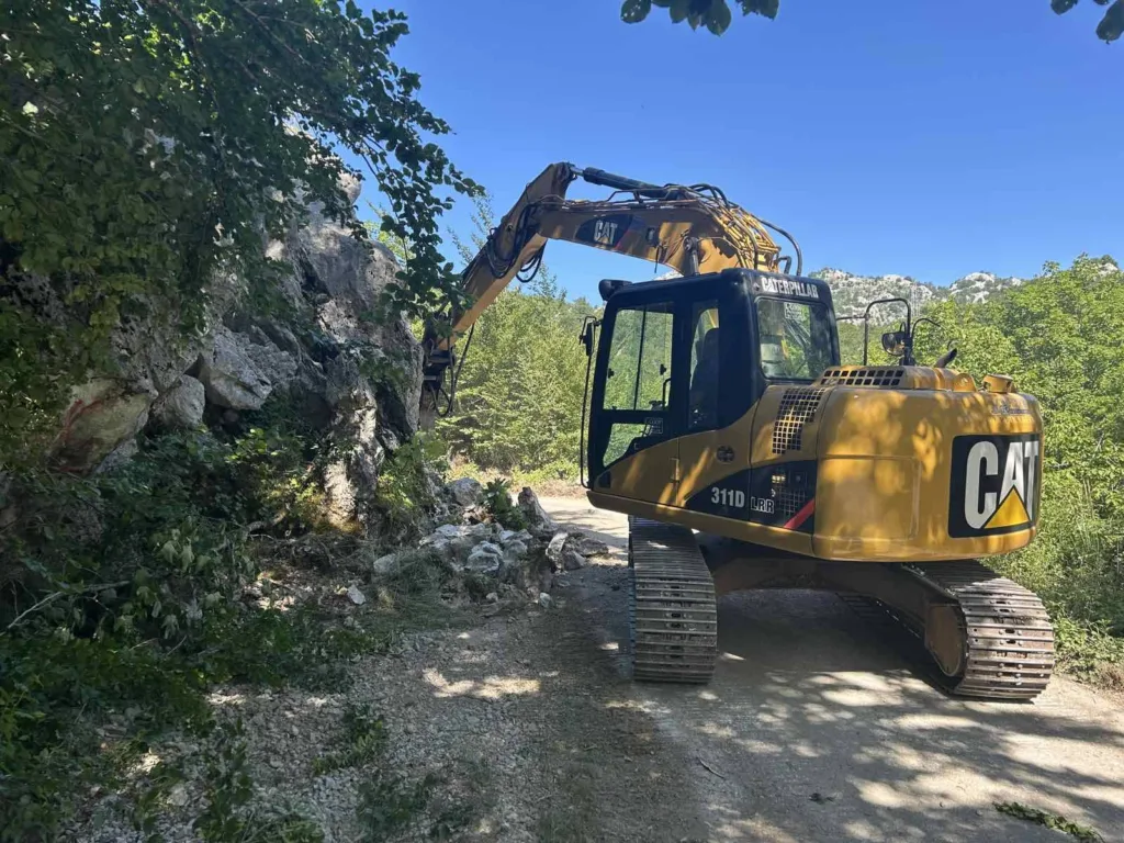 Putevi nastavljaju sanaciju saobraćajnica u Lijevoj rijeci: Novi asfalt u dužini od 16,5 km