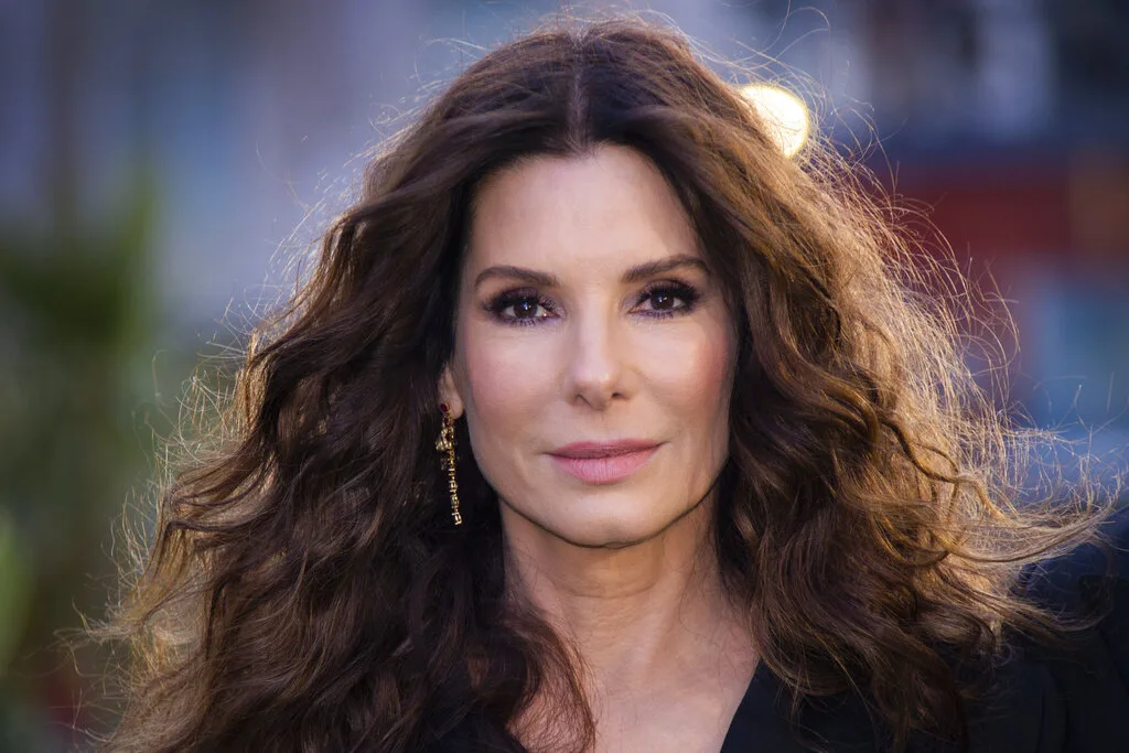 Sandra Bulok je jedina glumica koja je iste godine osvojila Oskara i Zlatnu malinu