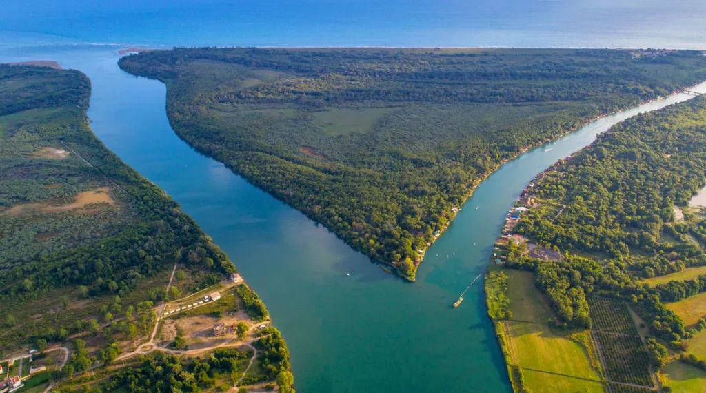 Mladi Tivćanin spasio utopljenika: Matija bez razmišljanja skočio u hladnu Bojanu
