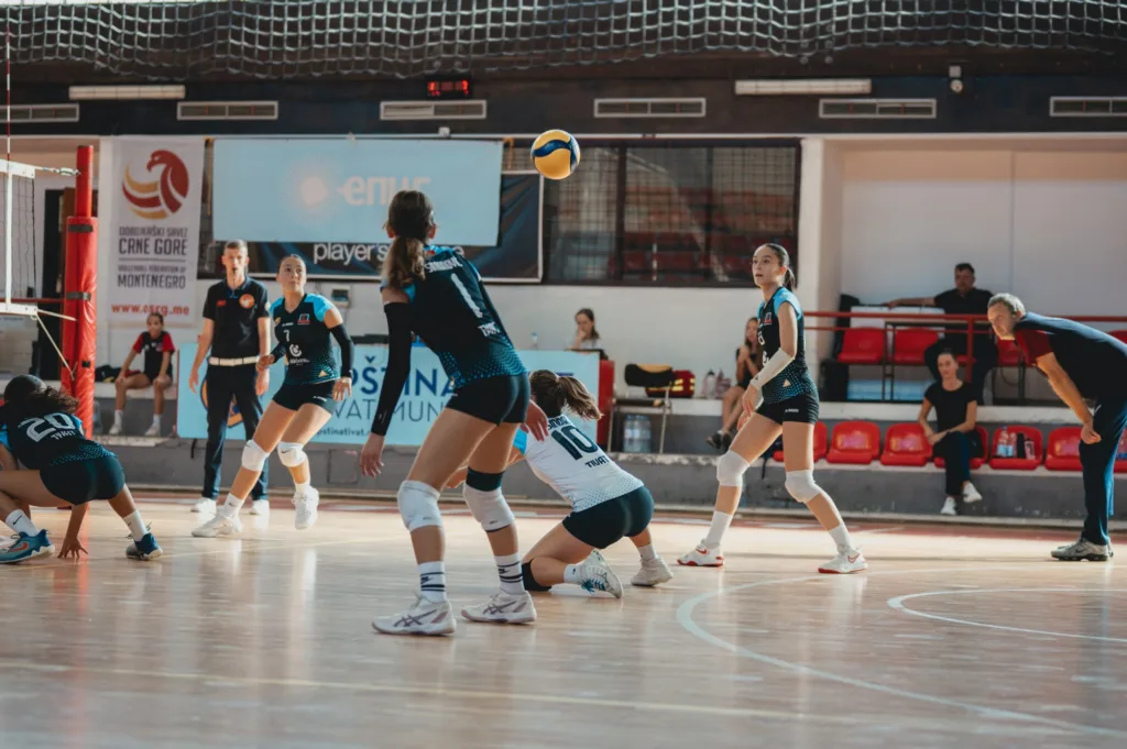 Akademija slavila u Baru, Galeb se seli u niži rang