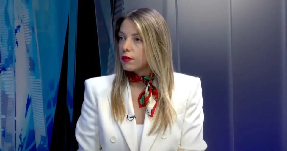 Aranitović: Direktor Puteva nepropisno se parkira u sred kružnog toka