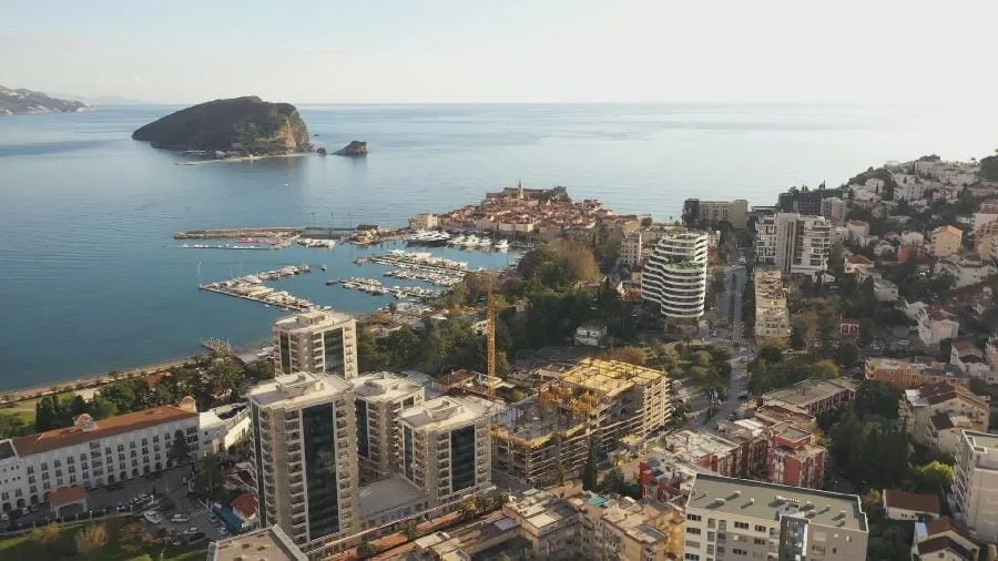 Turčin lišen slobode; vozio bez vozačke, bježao policiji, odbio testiranje, ponudio mito policijskim službenicima