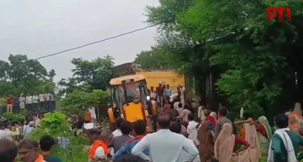 (VIDEO) Urušio se krov škole u Indiji, poginulo četvoro djece