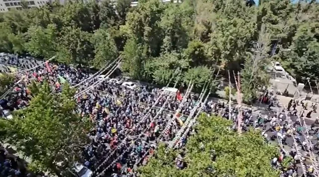 Hiljade ljudi izašlo na protest u Teheranu: “Ovo je dan otpora”