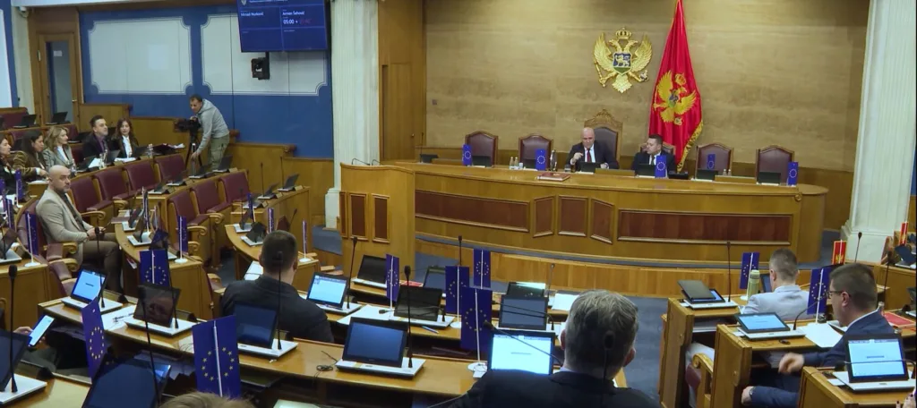 Podaci sa popisa otkrili da se u biračkom spisku nalazi 63.260 građana za koje postoji indikacija da ne žive u zemlji