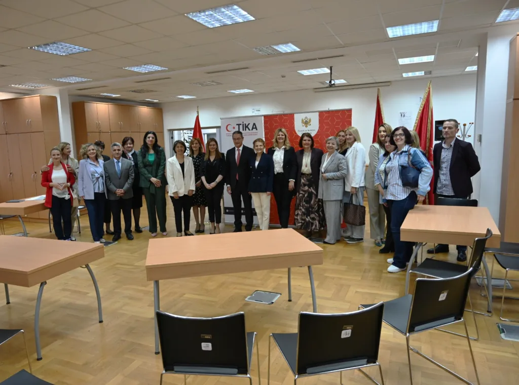 TIKA donirala kancelarijsku opremu Zavodu za školstvo: Projekat zajedničkog jačanja obrazovnog sistema