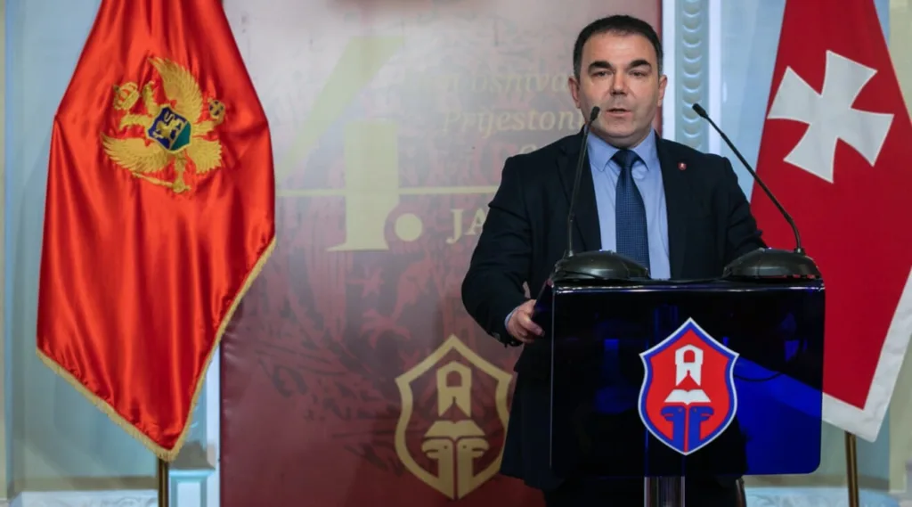 Đurašković pozvao Mandića da predsjedavanje sjednicom Skupštine na Cetinju prepusti nekom drugom
