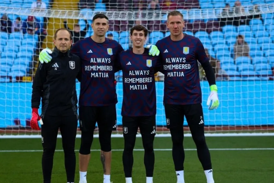Igrači Aston Vile odali počast Šarkiću: Zauvijek Matija