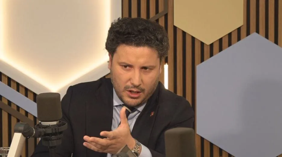 Abazović: Ne treba nam vlast koja čuva fotelje, već ona koja se žrtvuje za javni interes